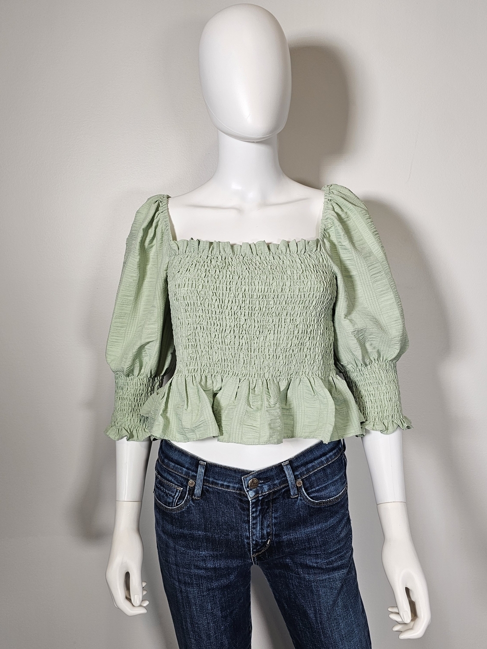 En Saison Sage Light Green Puff Sleeve Ruffle Blouse Sz M